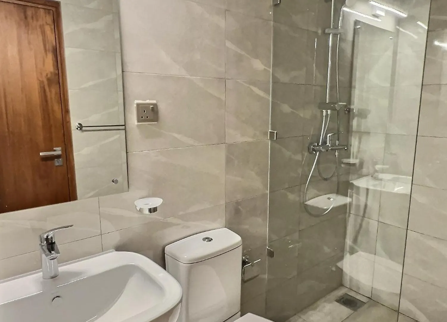 Pearly Breeze Guest Room Dehiwala-Mount Lavinia Guest house